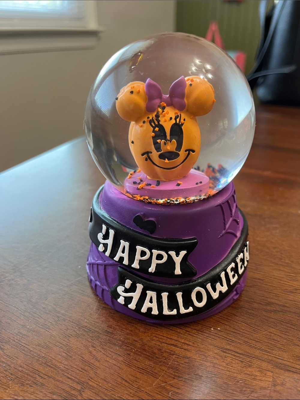Minnie Mouse Halloween snow globe